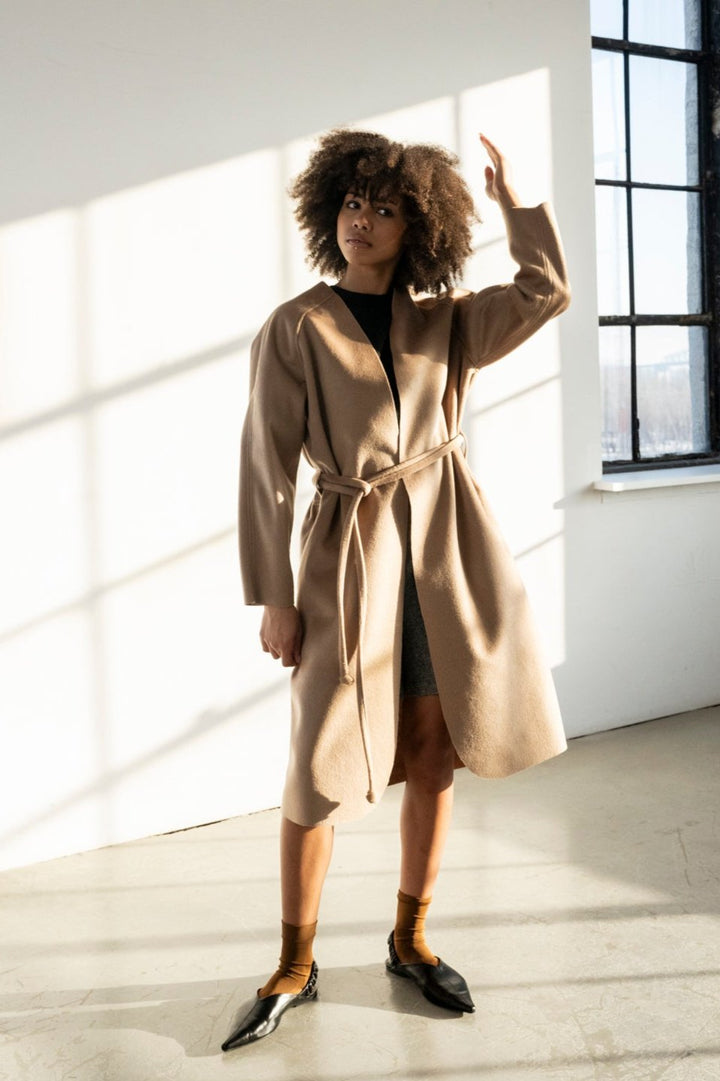 Long mid-calf length jacket
Veste longueur mi-mollet