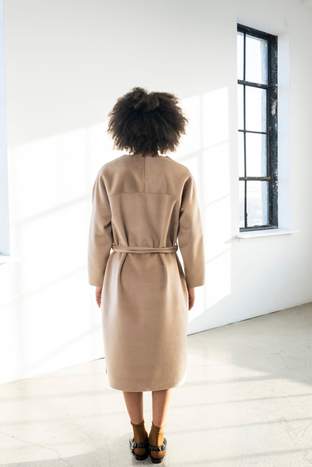 Long mid-calf length jacket
Veste longueur mi-mollet