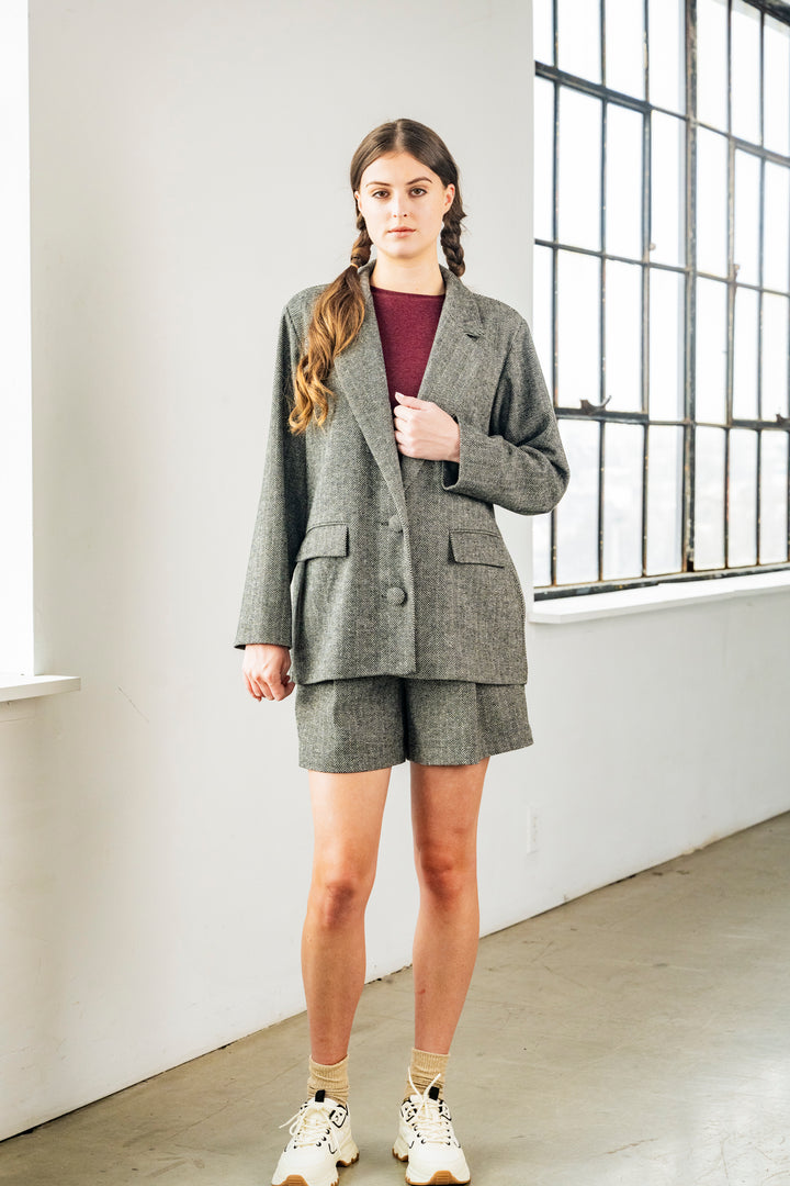 Oversized blazer
Veste oversize à col tailleur