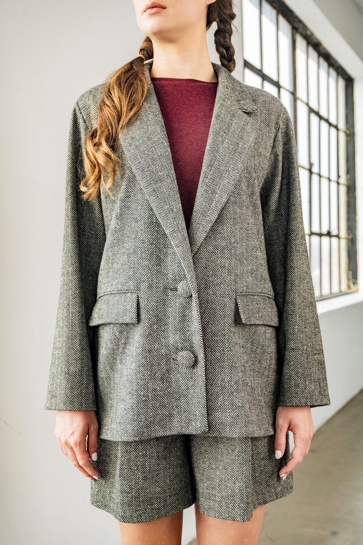 Oversized blazer
Veste oversize à col tailleur