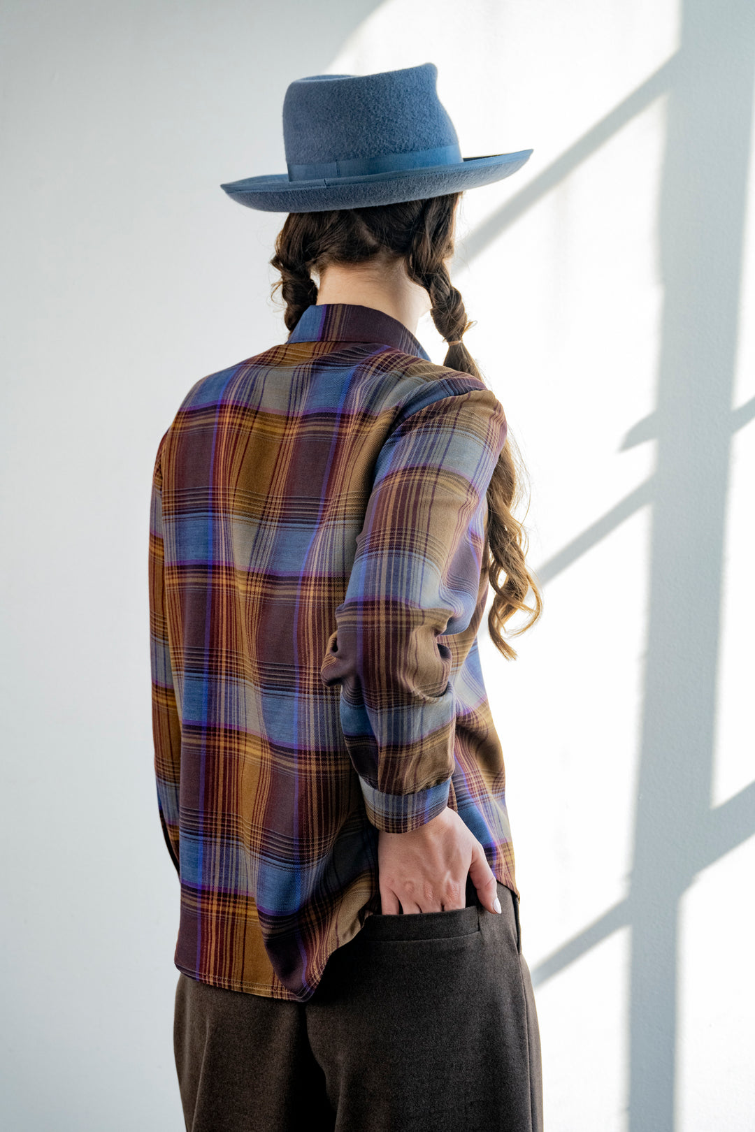 Plaid shirt
Chemise à lavallière carreauté