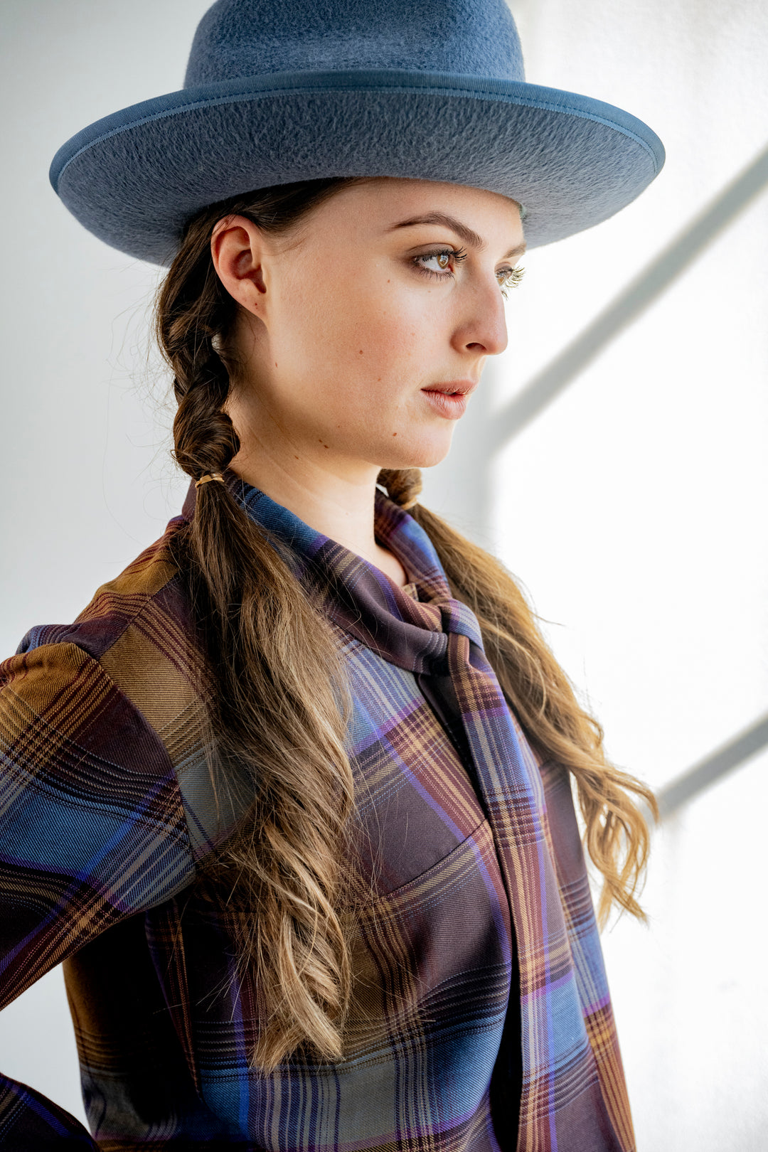 Plaid shirt
Chemise à lavallière carreauté