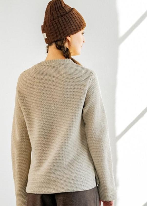 Sand knit sweatshirt
Chandail beige tricoté