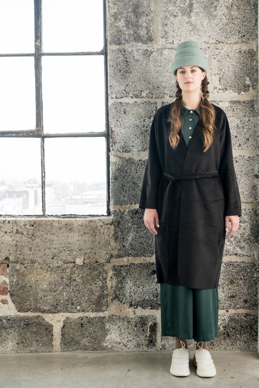 Long mid-calf length jacket
Veste longueur mi-mollet