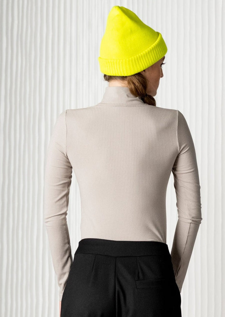 baxter-bamboo-turtleneck-greystone-top