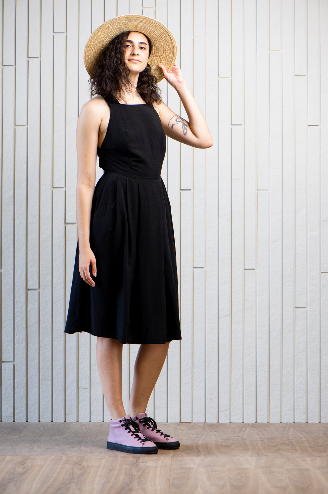 graceland-fitted-dress-linen-pockets-black-Canadian-designer