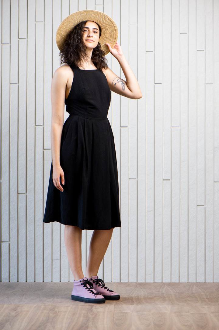 graceland-fitted-dress-linen-pockets-black-Canadian-designer