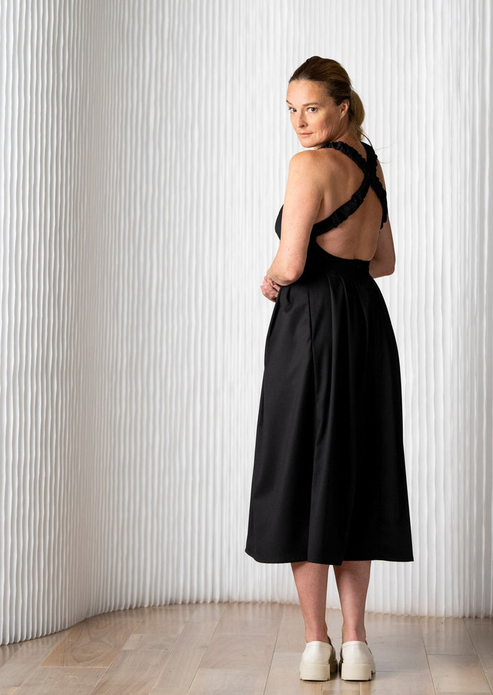 olden-black-pockets-dress-backless-midi