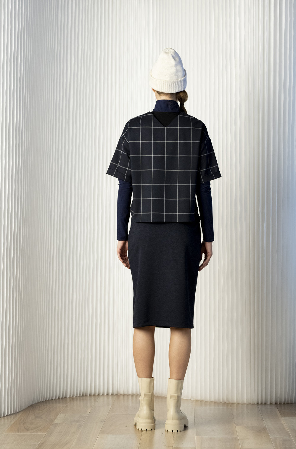 glencoe-velours-spitted-pencil-navy-skirt