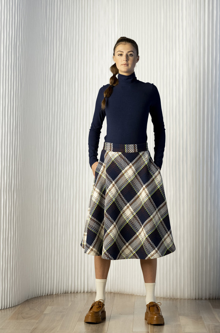 roxford-tweed-full-skirt-wool-pocket-plaid